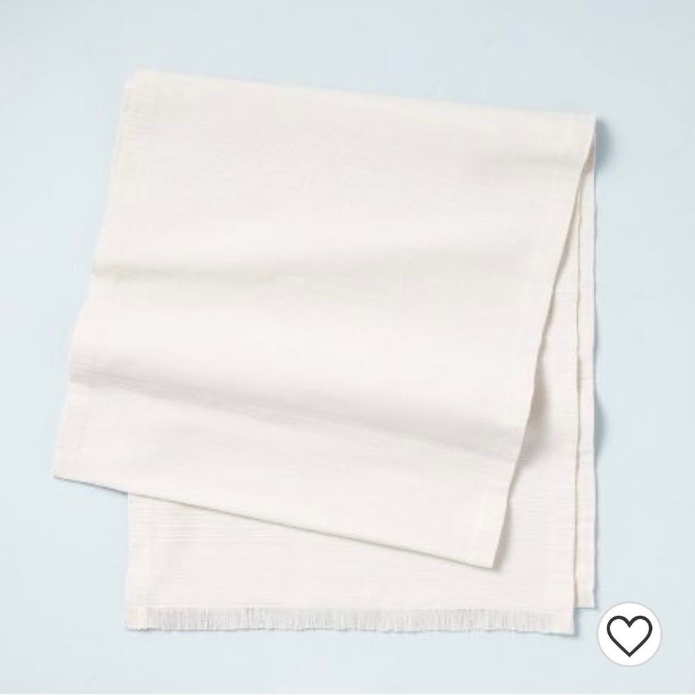 Magnolia Table runner 💯 % Cotton